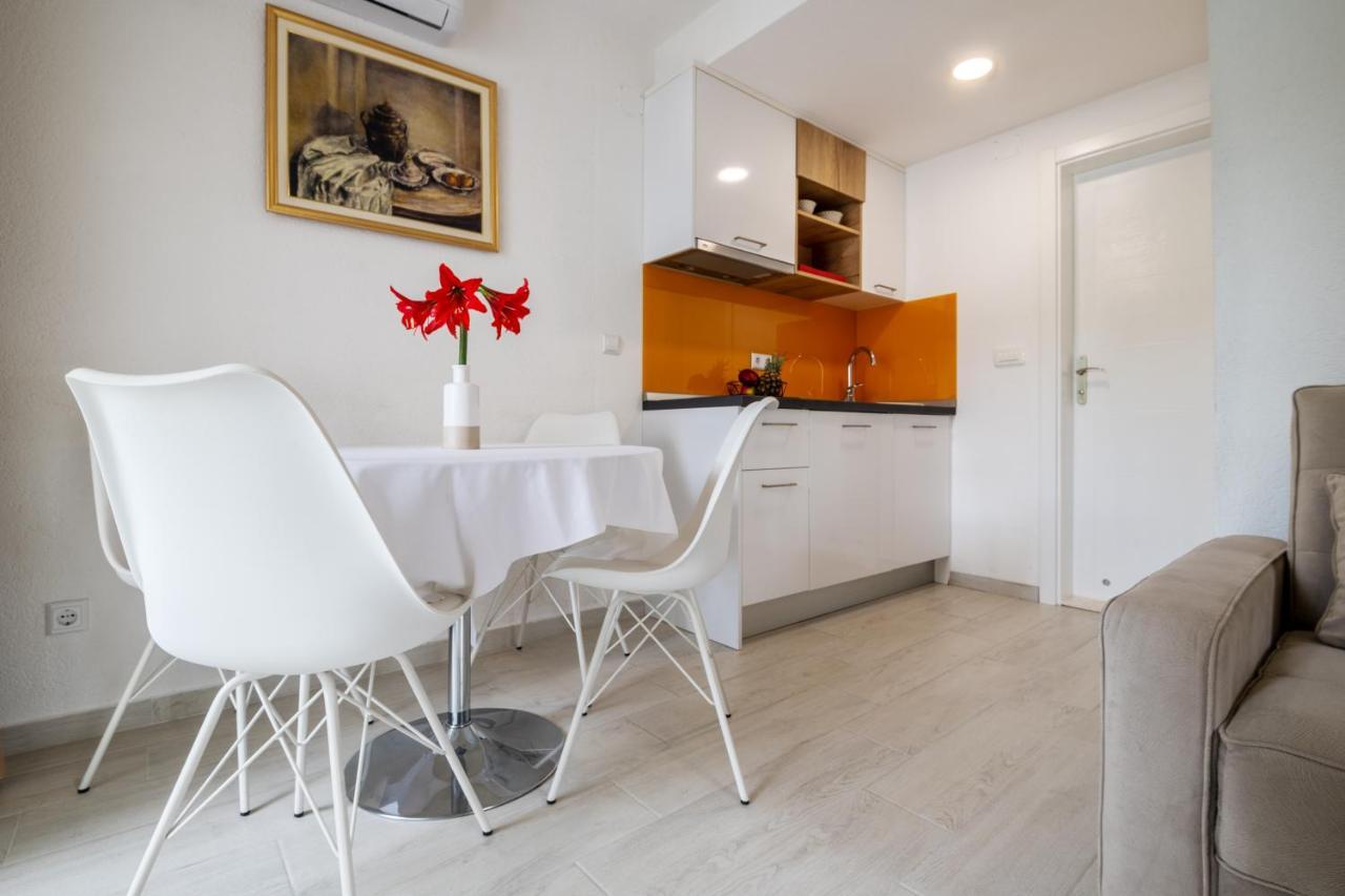 נאום Apartments Sentic מראה חיצוני תמונה