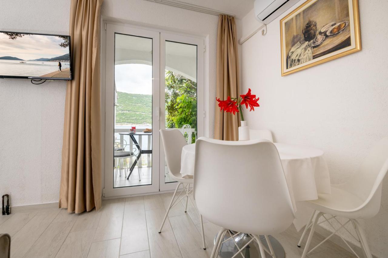 נאום Apartments Sentic מראה חיצוני תמונה