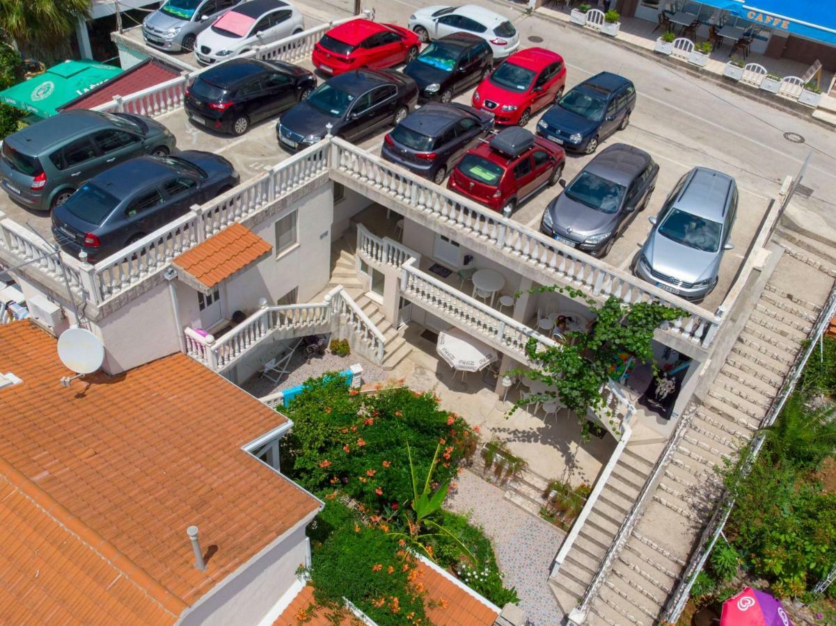 נאום Apartments Sentic מראה חיצוני תמונה