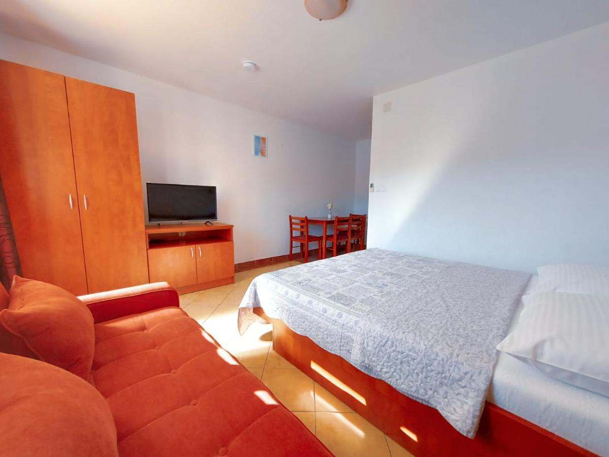 נאום Apartments Sentic מראה חיצוני תמונה