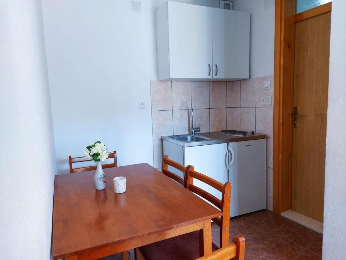 נאום Apartments Sentic מראה חיצוני תמונה